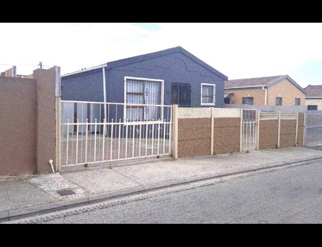 2 BEDROOM HOUSE FOR SALE IN BAYVIEW